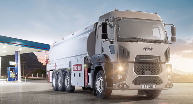 Auto Hall lance le 1er camion 8x2