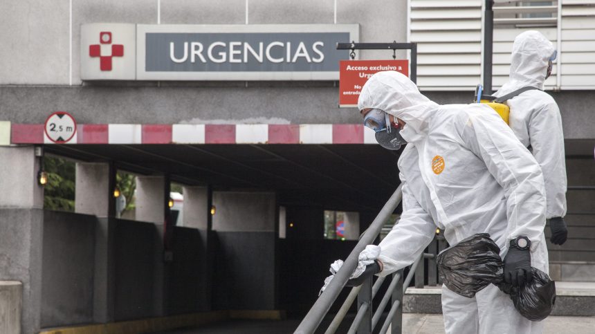 L'Espagne dépasse les 9.000 morts mais la pandémie ralentit