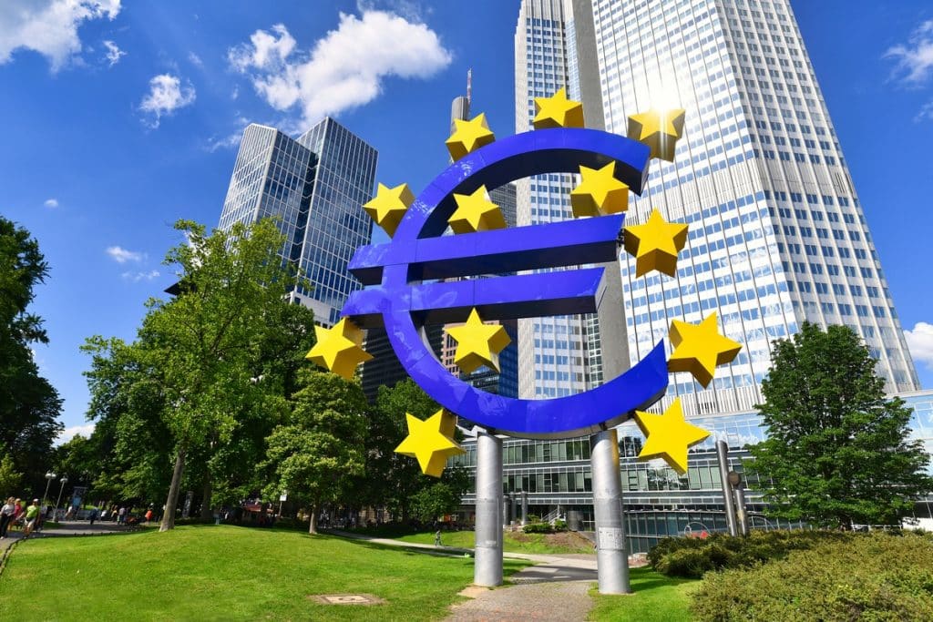Zone euro : légère hausse des prévisions de croissance pour les 12 prochains mois (BCE)