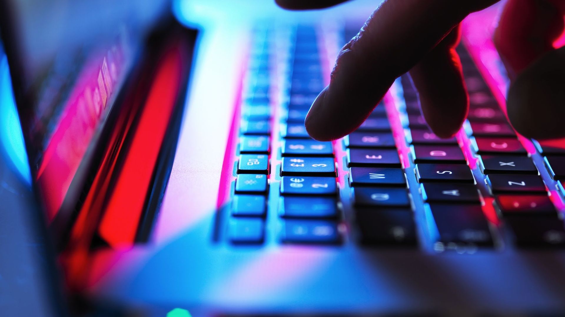 Commerce illégal sur le dark web : 288 personnes interpellées lors d'un coup de filet mondial