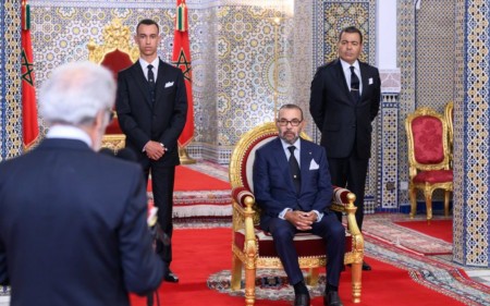 Le Roi reçoit le Wali de Bank Al-Maghrib