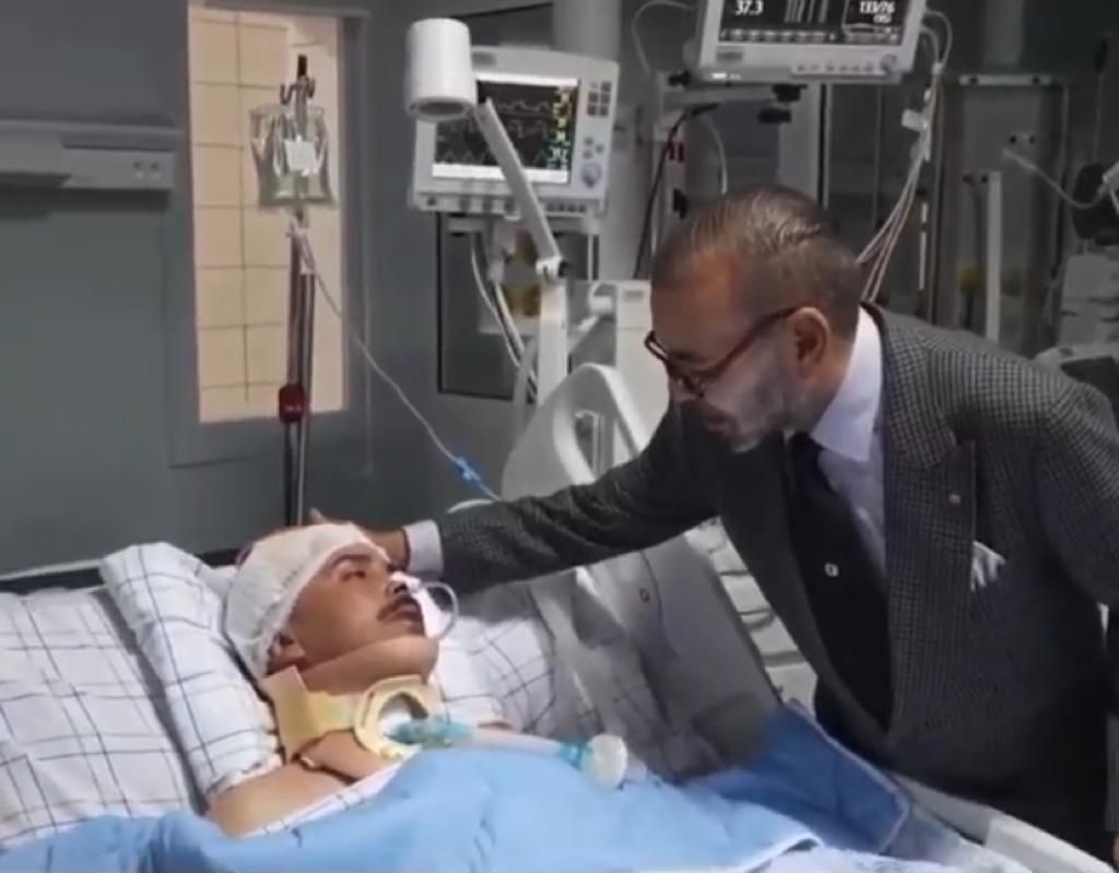 Séisme au Maroc: le Roi se rend au chevet des blessés et effectue un don de sang